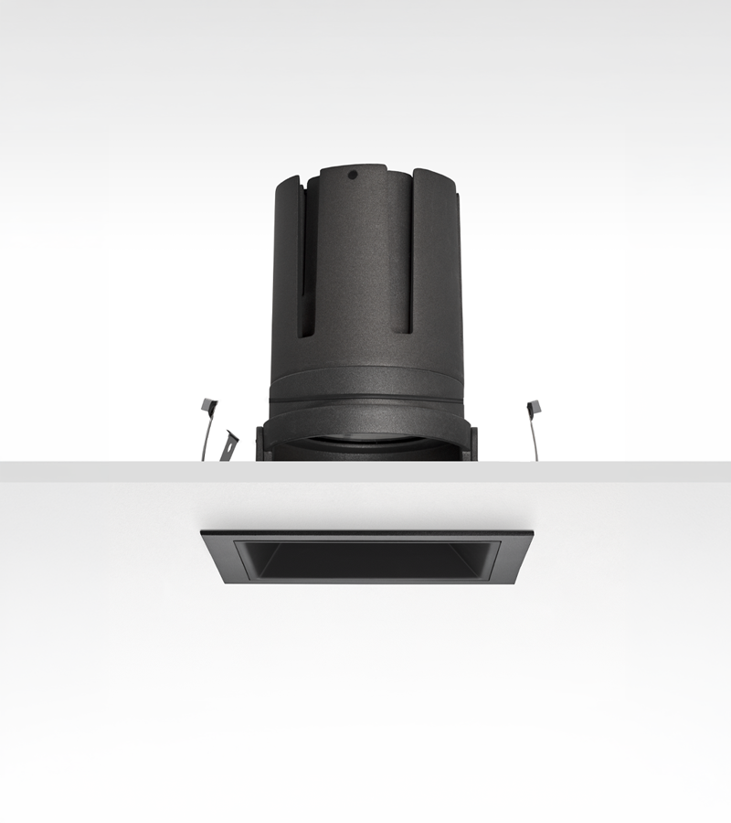 Múltiplo 42W aro recesado orientable cuadrado con reflector  Negro