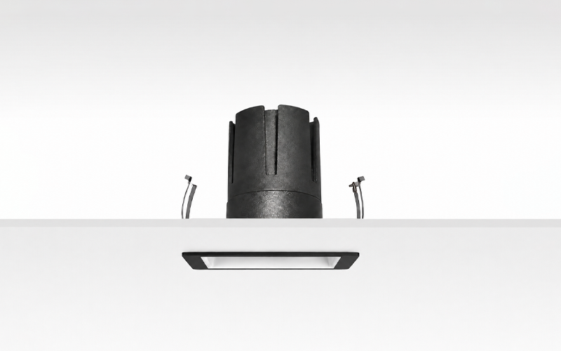 Múltiplo 15W aro recesado orientable cuadrado con reflector negro y blanco