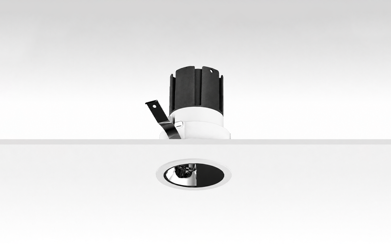 Múltiplo 15W aro bañador blanco y negro