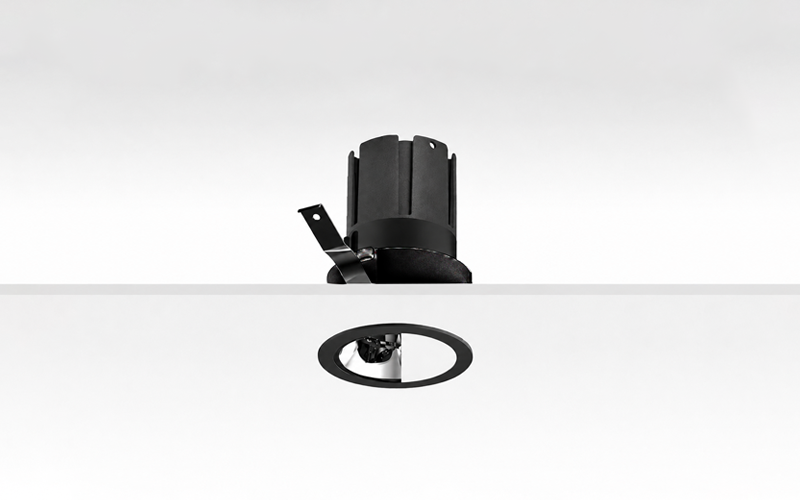 Múltiplo 15W aro bañador negro y blanco