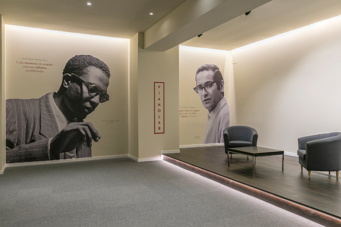 Hinves Pianos Banner